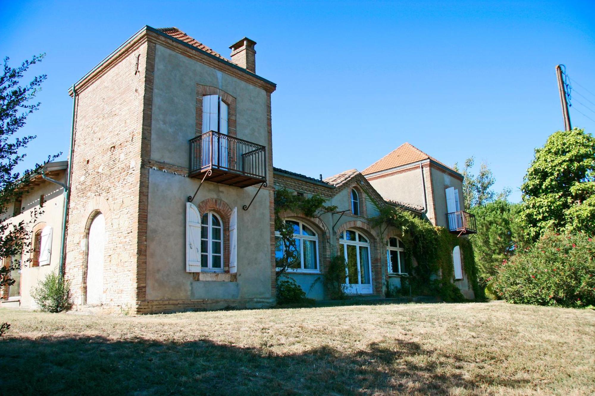 Chambres D'Hotes Le Loubet L'Isle-Jourdain  Luaran gambar