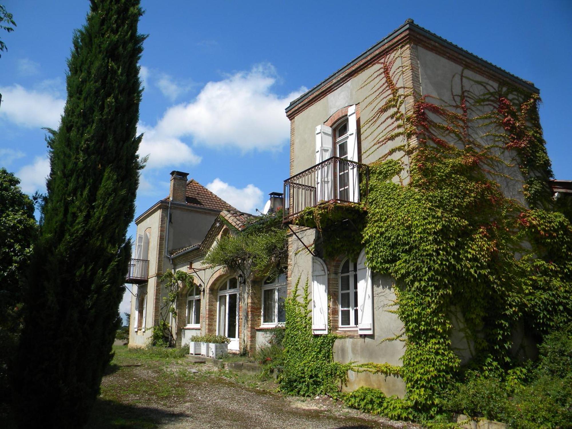 Chambres D'Hotes Le Loubet L'Isle-Jourdain  Luaran gambar